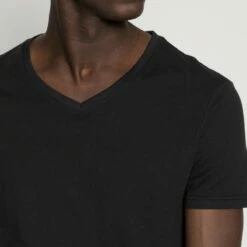 Pier One Hombre 5 PACK - Camiseta Básica - White/blue/black -Ofertas Pier One Tienda 04339dc8a41b4f87892bcf5988fa14bc