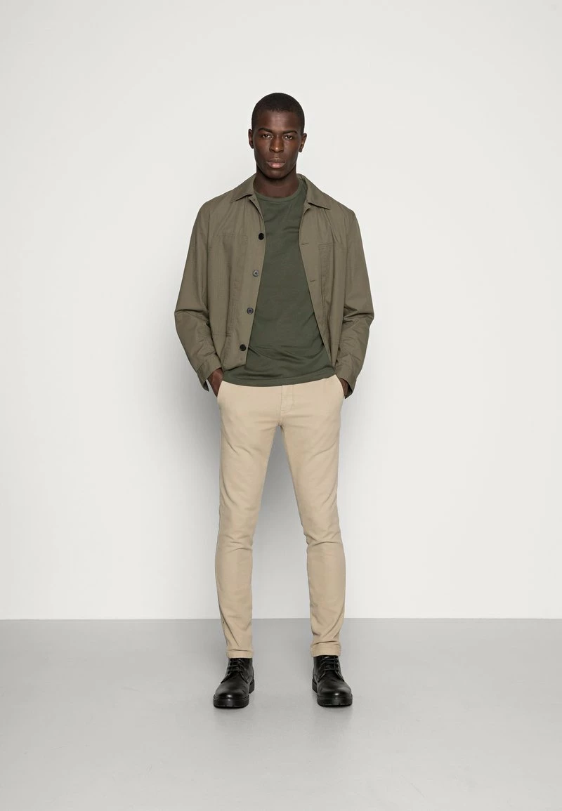 Pier One Hombre 5 PACK - Camiseta Básica - Dark Blue/grey/khaki 3 Pier One Hombre 5 PACK - Camiseta Básica - Dark Blue/grey/khaki