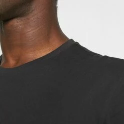 Pier One Hombre 3 PACK - Camiseta Básica - Black/mottled Dark Grey/bordeaux -Ofertas Pier One Tienda 04cd6e61680f434c97b57d78f55241fd