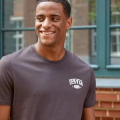 Pier One Hombre GRAPHIC T-SHIRT - Camiseta Estampada - Brown -Ofertas Pier One Tienda 0766cc15e74f4493bb85c20316659e04