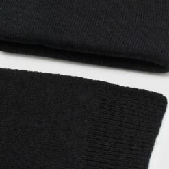 Pier One Unisexo SET UNISEX - Bufanda - Black -Ofertas Pier One Tienda 173d664b7c1248ebb76b3b56c1da5d84