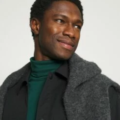 Pier One Hombre Camiseta De Manga Larga - Green -Ofertas Pier One Tienda 19e5a09acbc8464fb4738e5b232ee33d