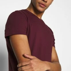 Pier One Hombre Camiseta Básica - Bordeaux 11 Pier One Hombre Camiseta Básica - Bordeaux -Ofertas Pier One Tienda 204865ebd51d4b03a583a485013c85fe