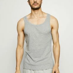 Pier One Hombre 3 PACK - Camiseta Interior - Black/grey/white -Ofertas Pier One Tienda 23af6578847c4577a4b60ba80bb5579f