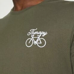 Pier One Hombre THERAPY BIKE EMBRO - Camiseta Básica - Olive -Ofertas Pier One Tienda 243eda5ae6784d23adb6769f1e6d88d5