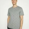 Pier One Hombre Camiseta Estampada - Grey -Ofertas Pier One Tienda 2f08966f564b4614a6814edffd1a547a