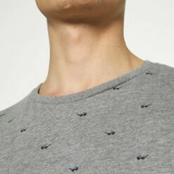 Pier One Hombre Camiseta Estampada - Grey -Ofertas Pier One Tienda 357d2b4763f147f49bd89379c32e8d23