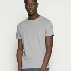 Pier One 3 PACK - Camiseta Básica - White/black/light Grey, Hombre -Ofertas Pier One Tienda 4076e7e50d3a4fb78cc08ea42ee0eb04