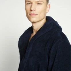 Pier One Hombre Albornoz - Dark Blue 12 Pier One Hombre Albornoz - Dark Blue -Ofertas Pier One Tienda 41cb914371934a1bb7fd15e05e23e4bb