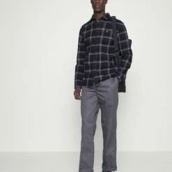 Pier One Hombre Camisa - Dark Grey -Ofertas Pier One Tienda 46e5cb504d72404ab8025c001813069f