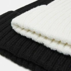 Pier One Unisexo 2 PACK UNISEX - Gorro - Black/off-white -Ofertas Pier One Tienda 4891e5b6cdb14b3e9377a38738ae7f67