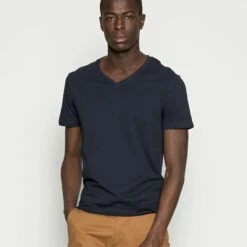 Pier One Hombre 5 PACK - Camiseta Básica - White/blue/black -Ofertas Pier One Tienda 4a34d78ca51f42698346376dd60fb2d7