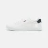 Pier One Unisexo UNISEX - Zapatillas - White -Ofertas Pier One Tienda 53e18a30a2b2483f9e858dadbbf576b5