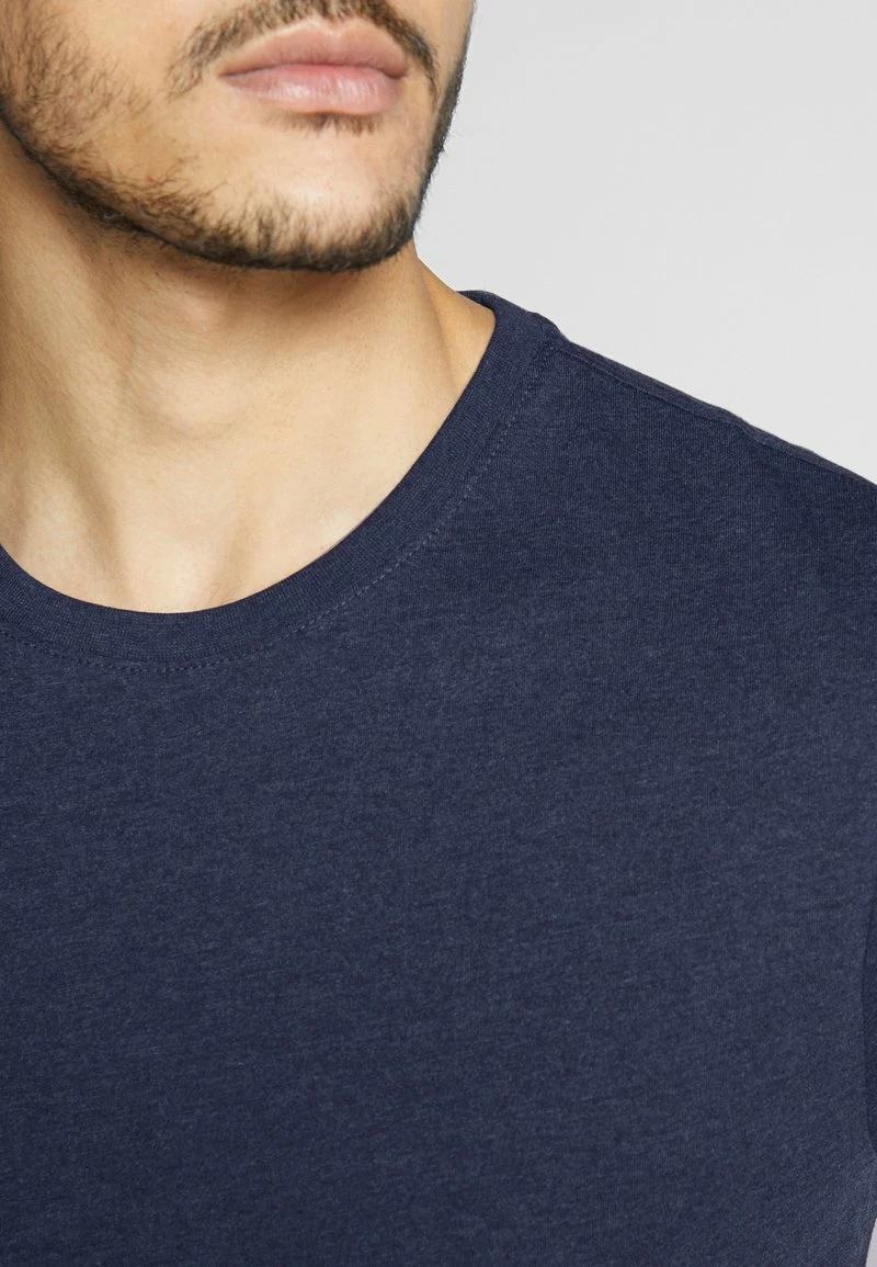 Pier One Hombre 4 PACK - Camiseta Básica - Black/white/blue 7 Pier One Hombre 4 PACK - Camiseta Básica - Black/white/blue - Imagen 5