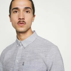 Pier One Hombre Camisa - Mottled Light Blue -Ofertas Pier One Tienda 61e9faef5c474269b204821bb4250b5d