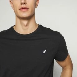 Pier One Hombre Camiseta Básica - Black -Ofertas Pier One Tienda 637f78d11e5f4cbfbb5a7737a4a1b36f