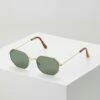 Pier One Unisexo UNISEX - Gafas De Sol - Gold-coloured/green -Ofertas Pier One Tienda 6b399aa1746e4f95a5ecbc756284bfa0