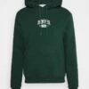 Pier One Hombre DENVER COLLEGE HOODIE - Sudadera - Green -Ofertas Pier One Tienda 7c77868eba754c6aacff7e990a1c431d