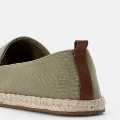 Pier One Unisexo RENA ESPADRILLE UNISEX - Alpargatas - Olive -Ofertas Pier One Tienda 8b1ef3dce9d344a08d816af96a53324d