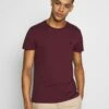Pier One Hombre Camiseta Básica - Bordeaux -Ofertas Pier One Tienda 960df8d62e7b47a6822fb4f27e309b57