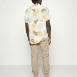 Pier One Hombre Camisa - Yellow -Ofertas Pier One Tienda 9e69605baad24dff9dd6dd55b76d74f1