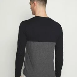 Pier One Hombre Camiseta De Manga Larga - Black/mottled Dark Grey -Ofertas Pier One Tienda af0b5643af9a4ea8a122e2591b6b14bb