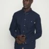 Pier One Camisa - Dark Blue, Hombre 2 Pier One Camisa - Dark Blue, Hombre -Ofertas Pier One Tienda af8bf3d1625a4a6f82a6f025c4dbc0e6