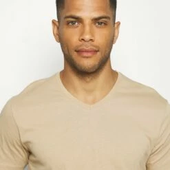 Pier One Hombre 3 PACK - Camiseta Básica - Khaki/tan/dark Blue -Ofertas Pier One Tienda bbffca6578f845cdab35cb6a6e69d608