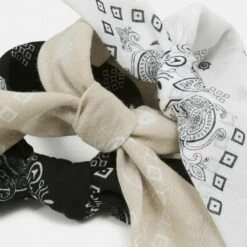 Pier One Unisexo BANDANA UNISEX 3 PACK - Pañuelo - Black/white/beige 7 Pier One Unisexo BANDANA UNISEX 3 PACK - Pañuelo - Black/white/beige -Ofertas Pier One Tienda c2ede95d3e4443e6ac8cd75fce932acc