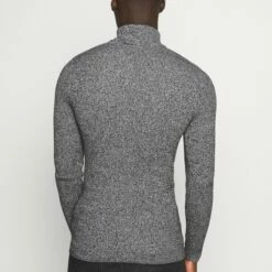 Pier One MUSCLE FIT TURTLE - Jersey De Punto - Mottled Grey, Hombre 10 Pier One MUSCLE FIT TURTLE - Jersey De Punto - Mottled Grey, Hombre -Ofertas Pier One Tienda c58930c1b64342c08fef251487e5a618