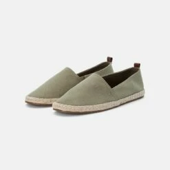 Pier One Unisexo RENA ESPADRILLE UNISEX - Alpargatas - Olive -Ofertas Pier One Tienda d5d60608eb9b432d87e5491dbc7d9859