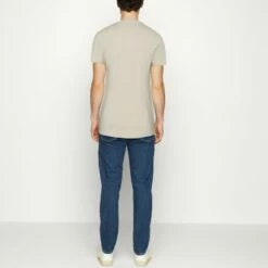 Pier One 3 PACK - Camiseta Básica - Brown/beige/light Blue, Hombre 11 Pier One 3 PACK - Camiseta Básica - Brown/beige/light Blue, Hombre -Ofertas Pier One Tienda e1f7eb269c2047ae856ab76bdf13428a