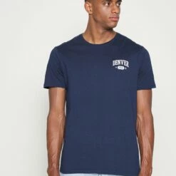 Pier One Hombre GRAPHIC T-SHIRT - Camiseta Estampada - Dark Blue -Ofertas Pier One Tienda e21ccda63b744cb2bf15bbe44e66c230