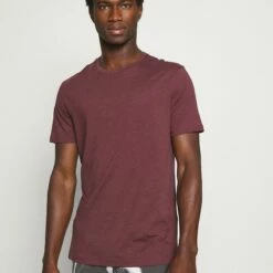 Pier One Hombre 3 PACK - Camiseta Básica - Black/mottled Dark Grey/bordeaux -Ofertas Pier One Tienda e267b847dba141e2a89f69b01af20072