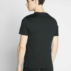 Pier One 3 PACK - Camiseta Básica - Black/white/blue, Hombre 10 Pier One 3 PACK - Camiseta Básica - Black/white/blue, Hombre -Ofertas Pier One Tienda e7497b751f8c4bd498980e2ffe8f6ae0