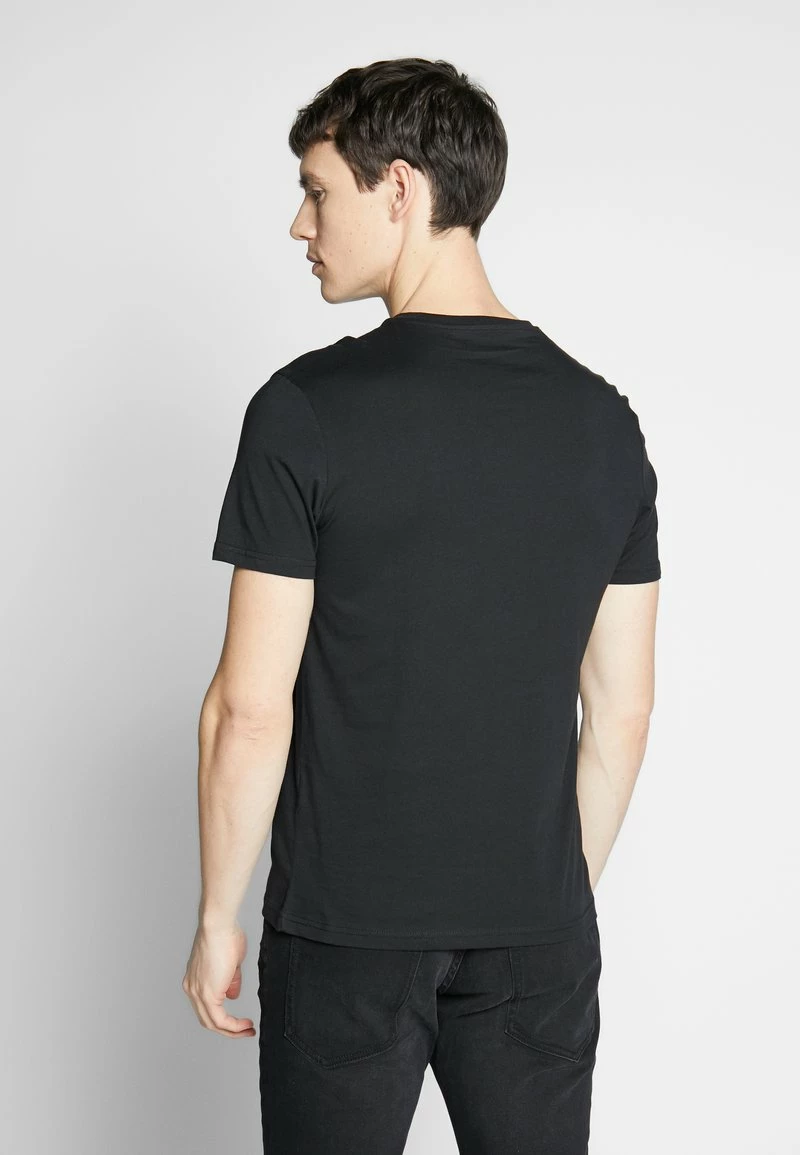 Pier One 3 PACK - Camiseta Básica - Black/white/blue, Hombre 6 Pier One 3 PACK - Camiseta Básica - Black/white/blue, Hombre - Imagen 4