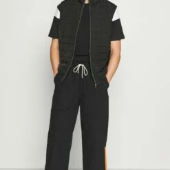 Pier One Hombre SLEEVE BLOCK NEW - Camiseta Estampada - Black/white -Ofertas Pier One Tienda e8eb635624d14dde907e4fc0f64f0526