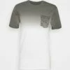 Pier One Hombre Camiseta Estampada - White/grey -Ofertas Pier One Tienda f01232a944524071b0178a5af1037810