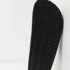 Pier One Hombre UNISEX - Pantuflas - Black -Ofertas Pier One Tienda f5bad2be403c47268cd6777979058f41