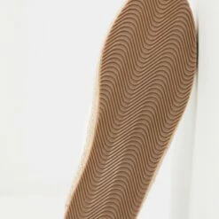 Pier One Unisexo RENA ESPADRILLE UNISEX - Alpargatas - White -Ofertas Pier One Tienda fd211765e40f4b37a943b2202a072e86