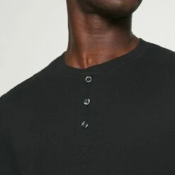 Pier One Hombre LOUNGE HENLEY TEE - Camiseta De Pijama - Black 12 Pier One Hombre LOUNGE HENLEY TEE - Camiseta De Pijama - Black -Ofertas Pier One Tienda fd934f2b13344e4b9d2887e6cae5eff0